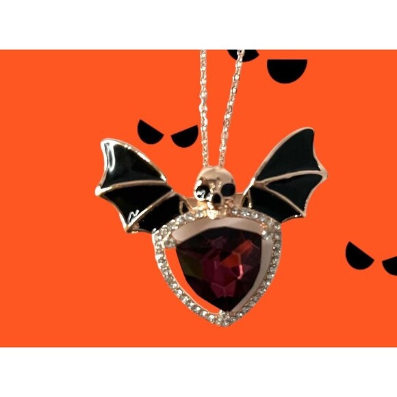 Chic Skull Bat Brooch Pin Necklace - Faux Crystal Inlay, Delicate Punk Style - Picture 1 of 6